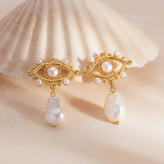Golden Pearl Gaze
